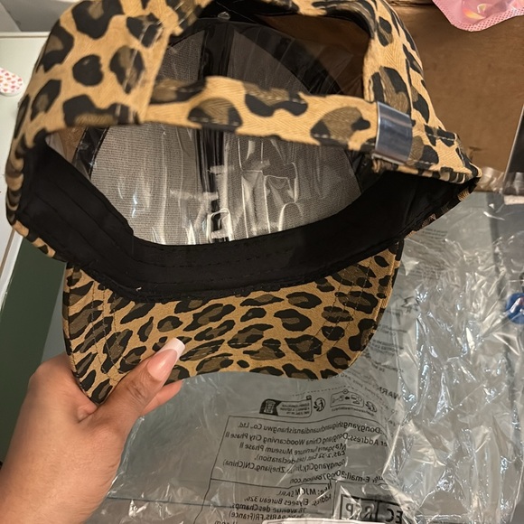 Leopard Print Cap with NY Logo - Picture 6 of 8